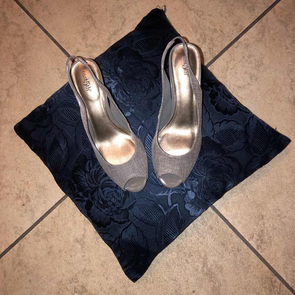 💖Final Sale💖 Gorgeous east 5th sling back heels!